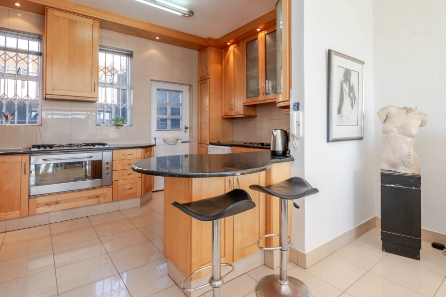 3 Bedroom Property for Sale in Sea Point Western Cape